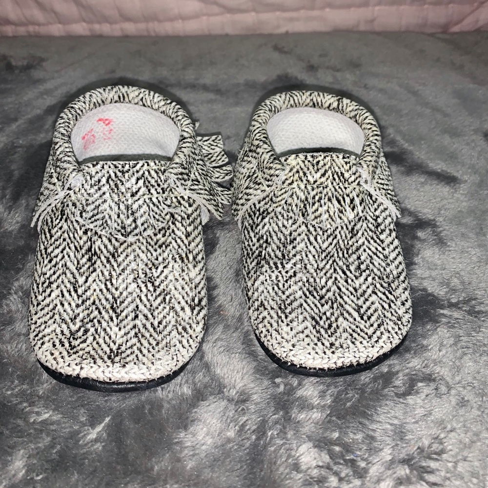 Freshly picked HERRINGBONE moccasins